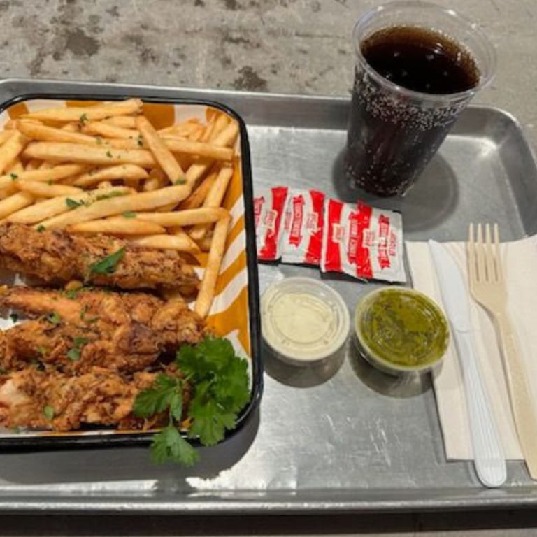 Delicious Lunch Options at Our Middle Eastern Restaurant